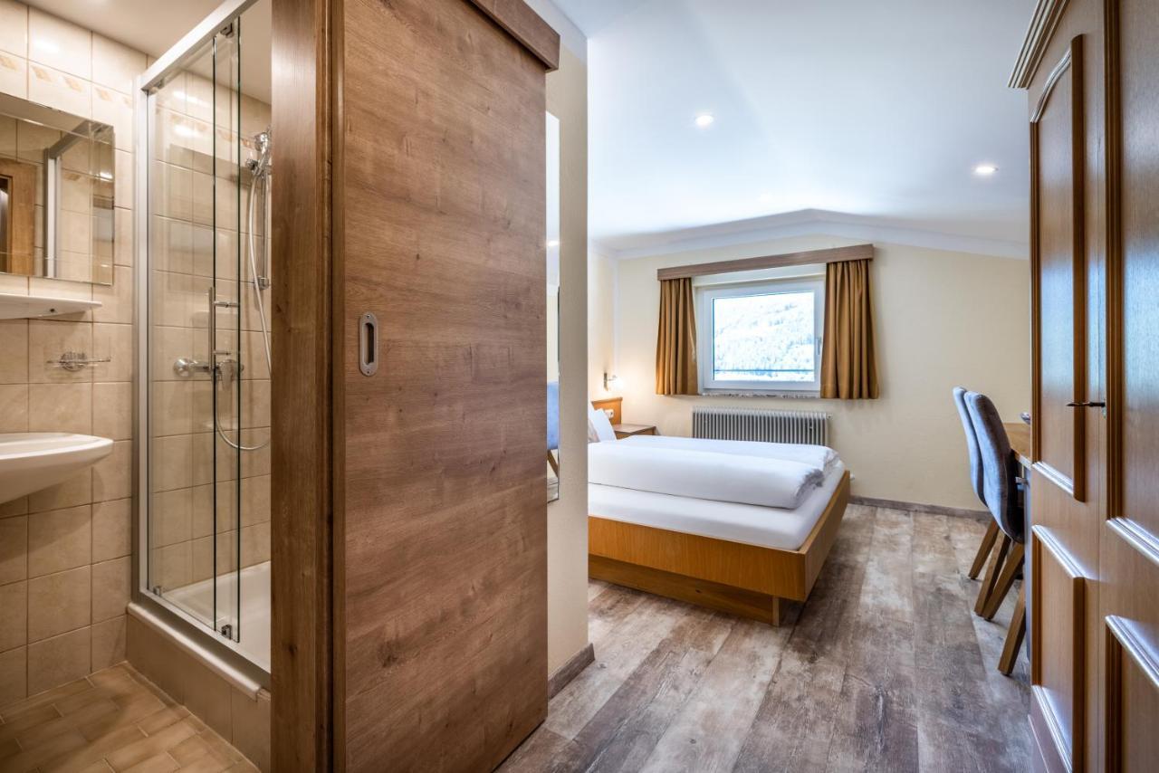 Hotel Der Burgblick-Adults Only Werfen Exterior foto
