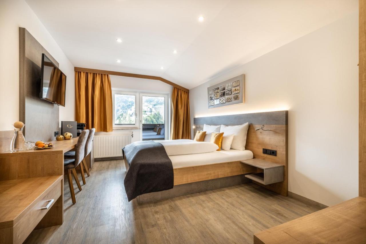 Hotel Der Burgblick-Adults Only Werfen Exterior foto